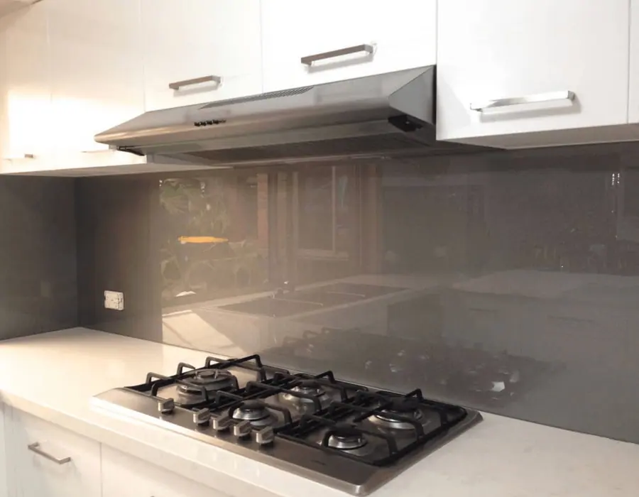 Modern kitchen glass splashback